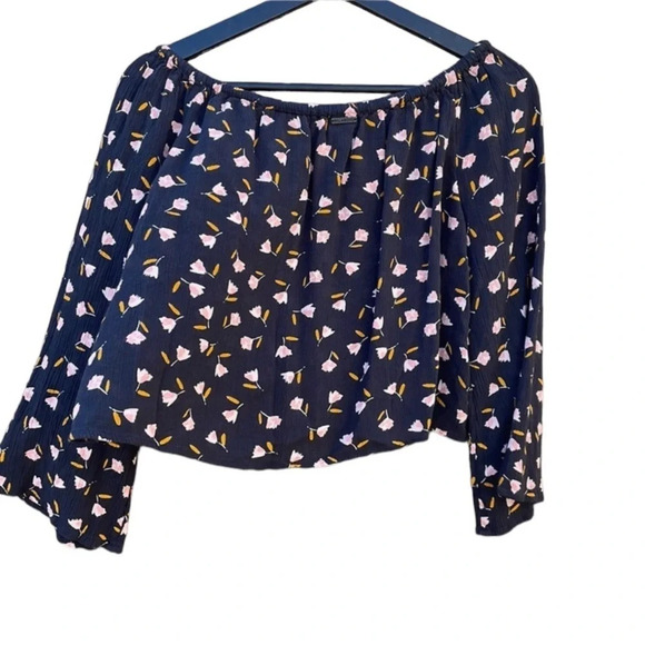 Billabong medium blue with pink flowers cropped flowy blouse - Picture 2 of 5